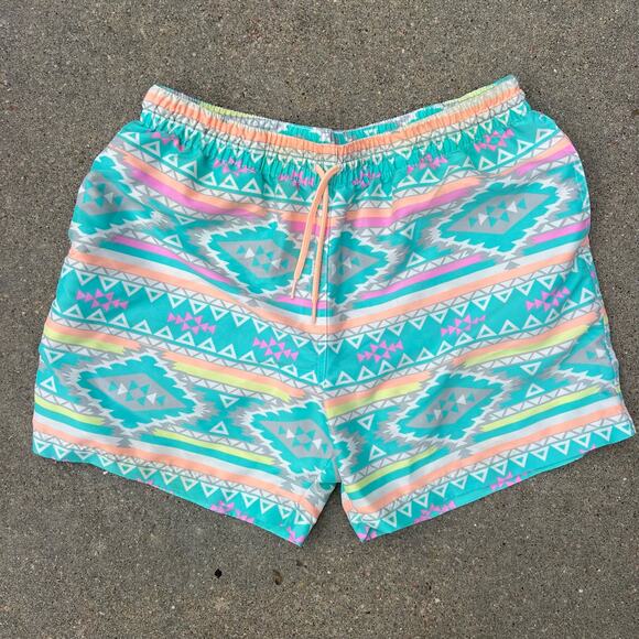 Chubbies The En Fuego Teal Geometric 5.5” Pastel Southwestern Swim Trunks LARGE - Picture 1 of 4